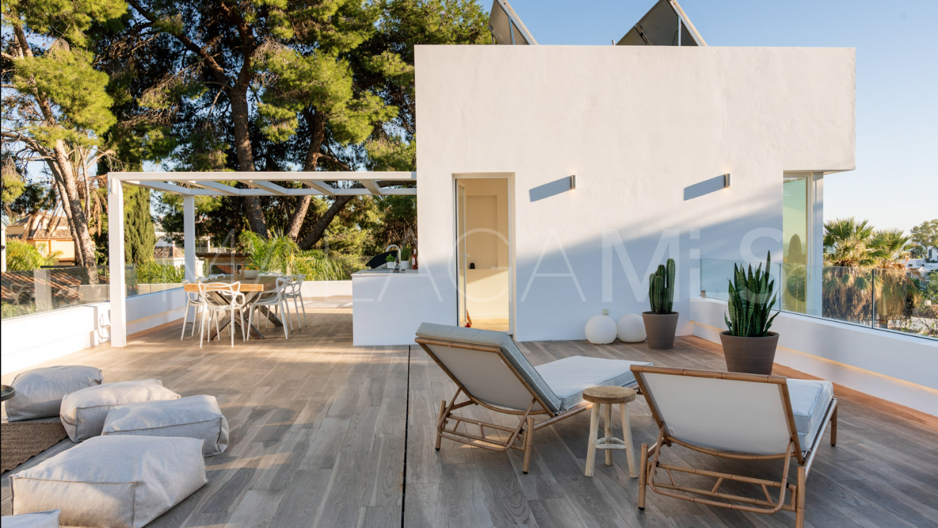 Villa for sale in Nueva Andalucia