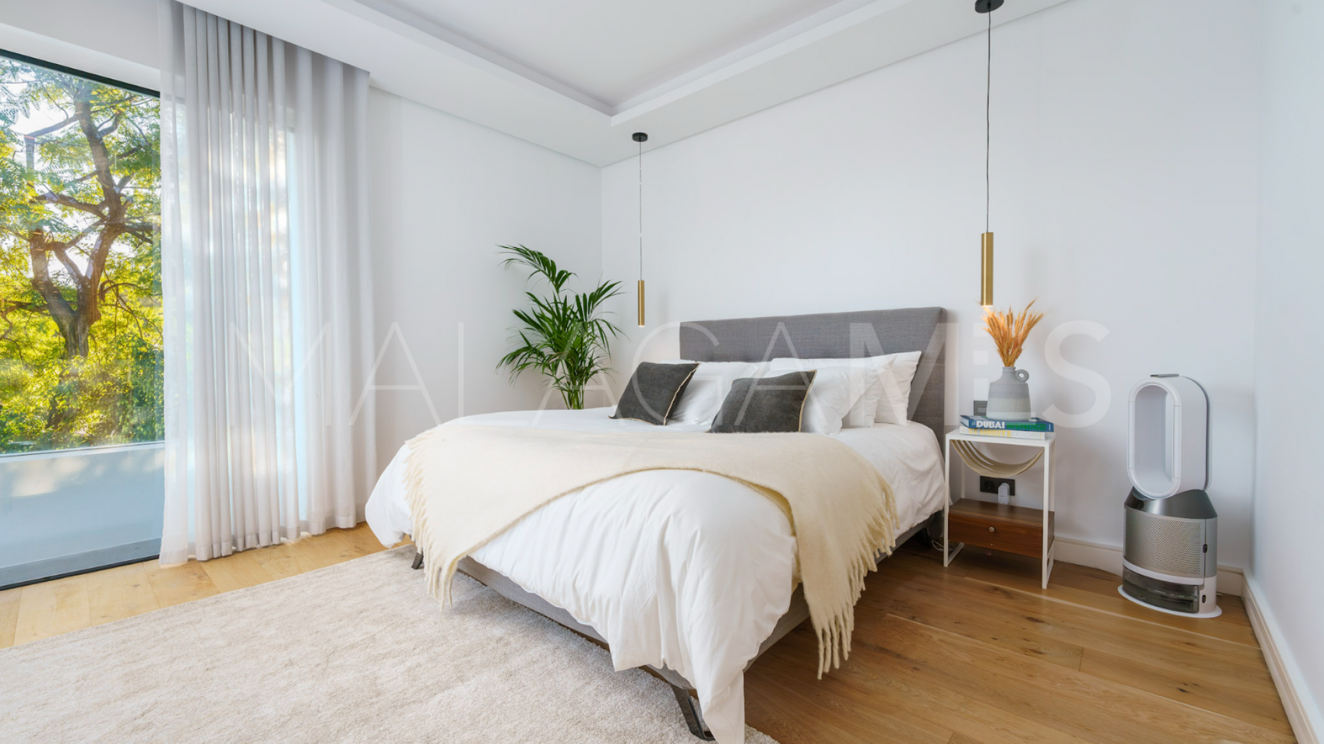 Villa for sale in Nueva Andalucia