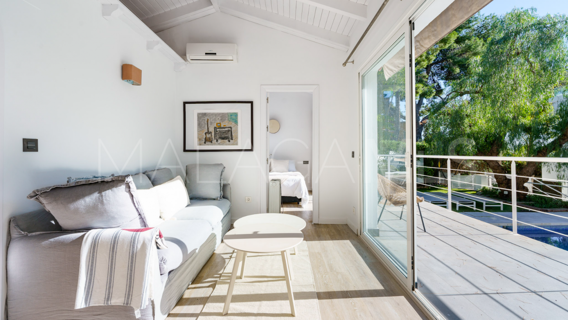 Villa for sale in Nueva Andalucia