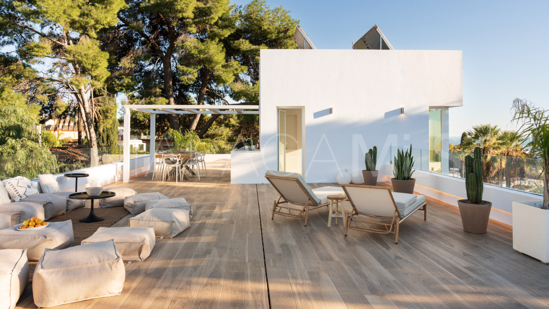 Villa for sale in Nueva Andalucia