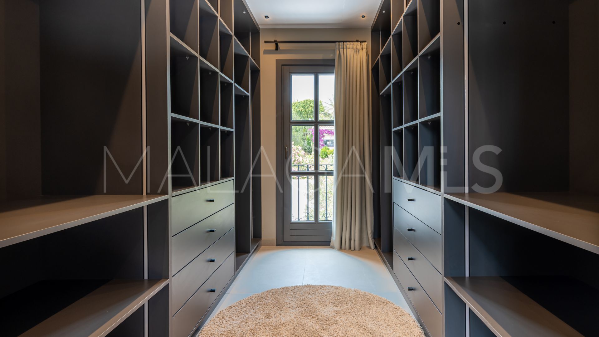 Villa de 5 bedrooms a la venta in Atalaya Golf