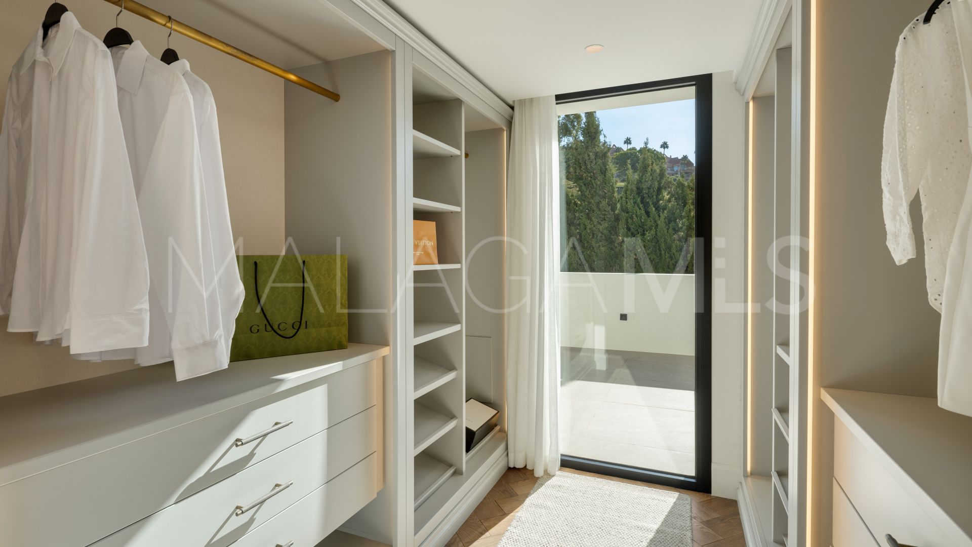 Buy Nueva Andalucia villa
