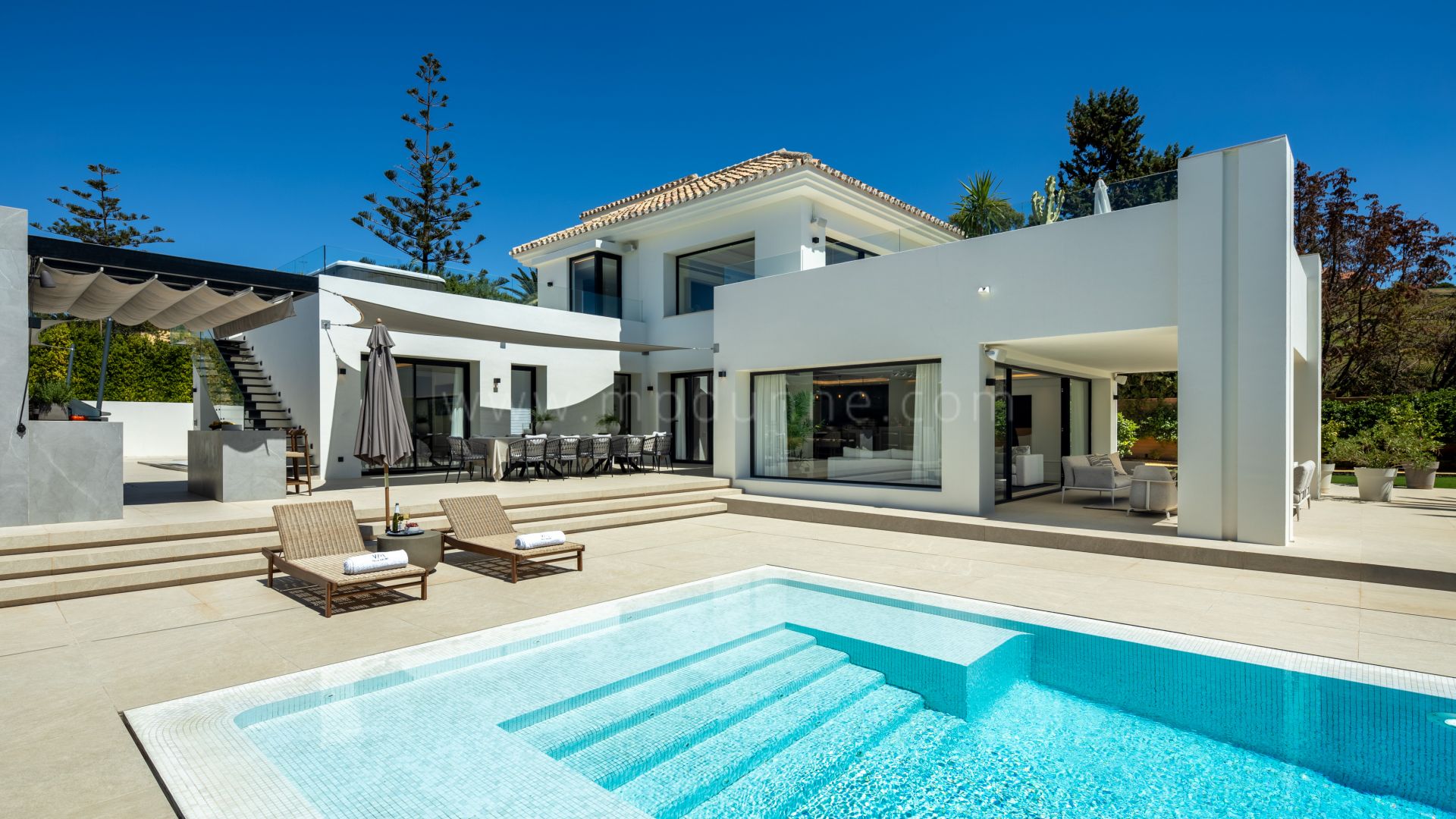 Modern 6 Bedroom Home with Sea Views, Nueva Andalucía