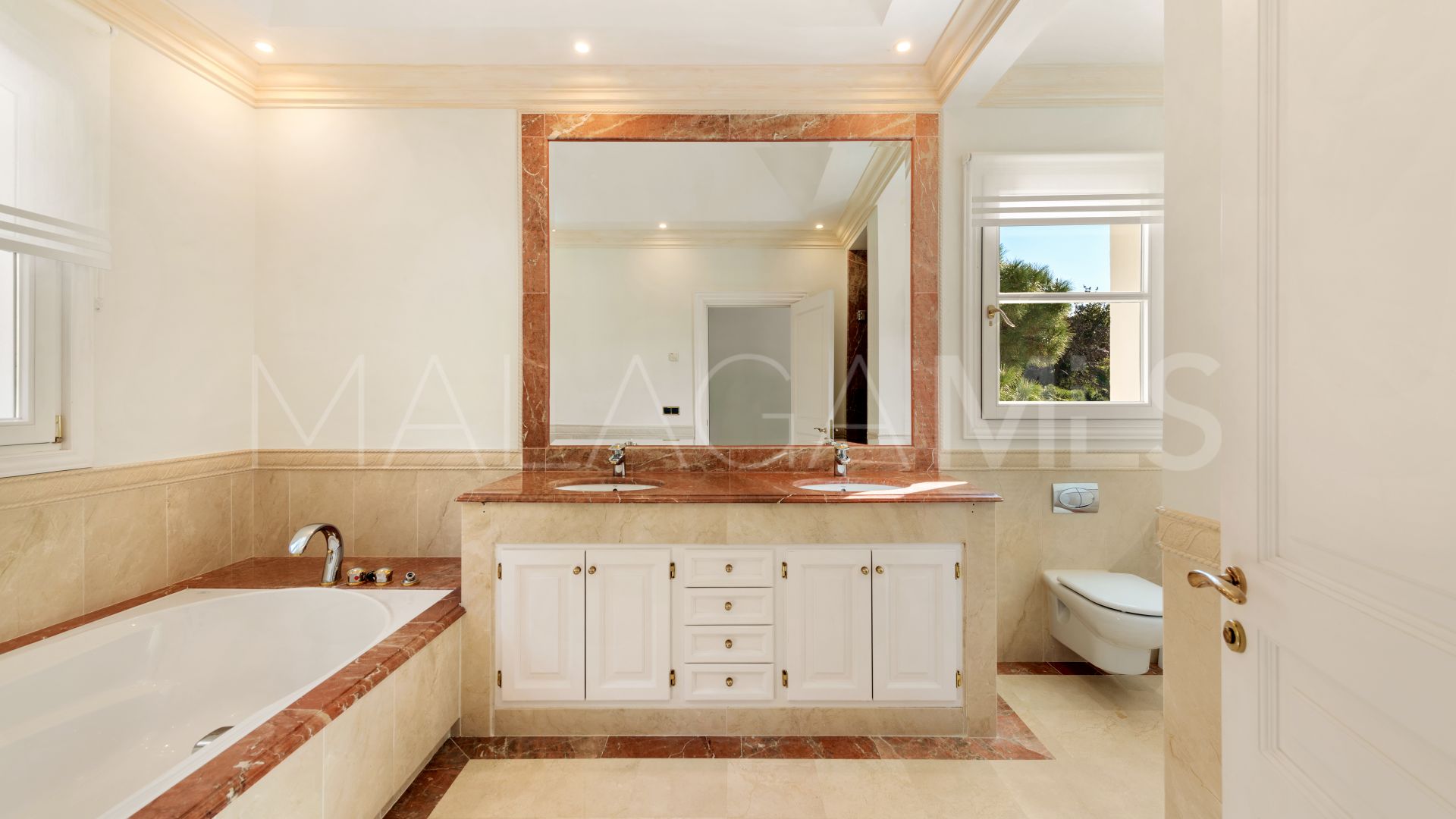 Villa for sale in La Zagaleta