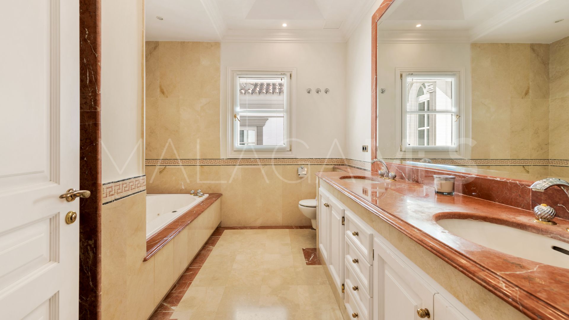 Villa for sale in La Zagaleta