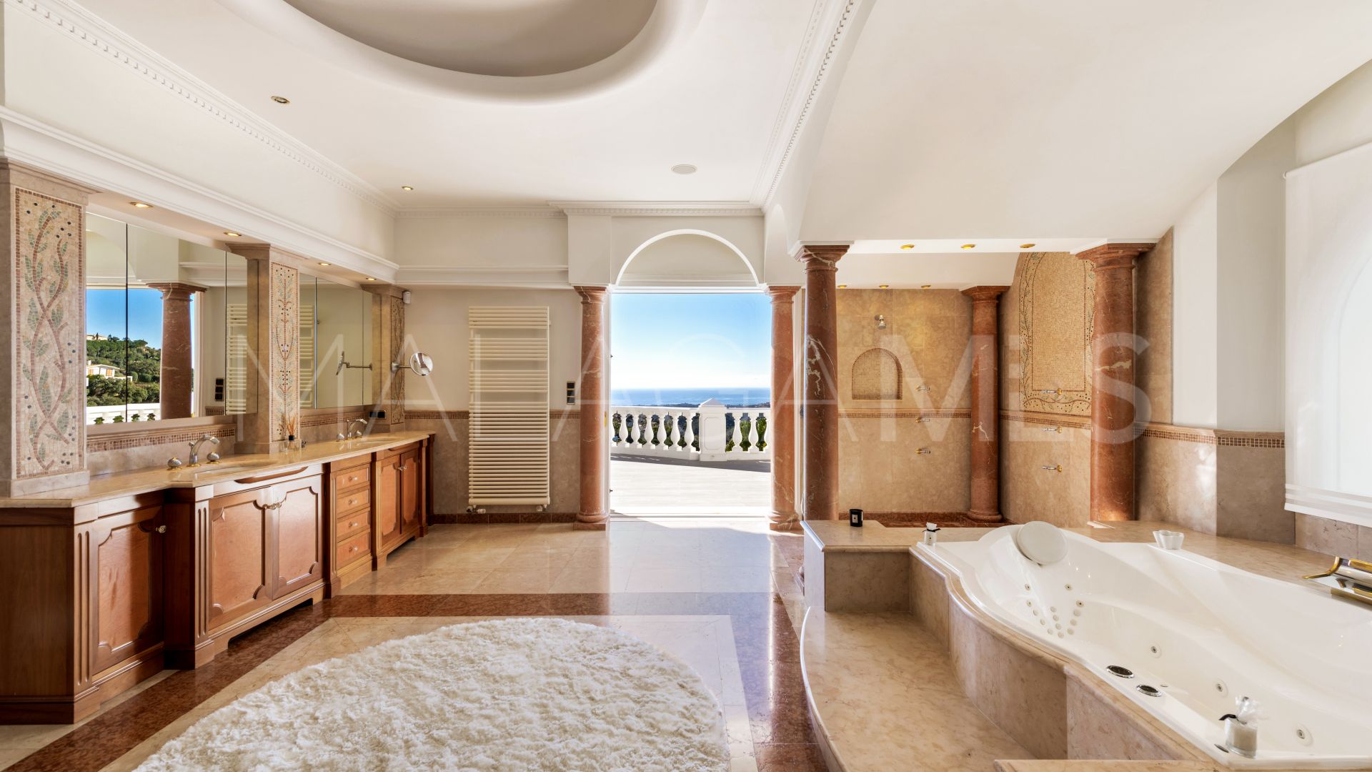 Villa for sale in La Zagaleta