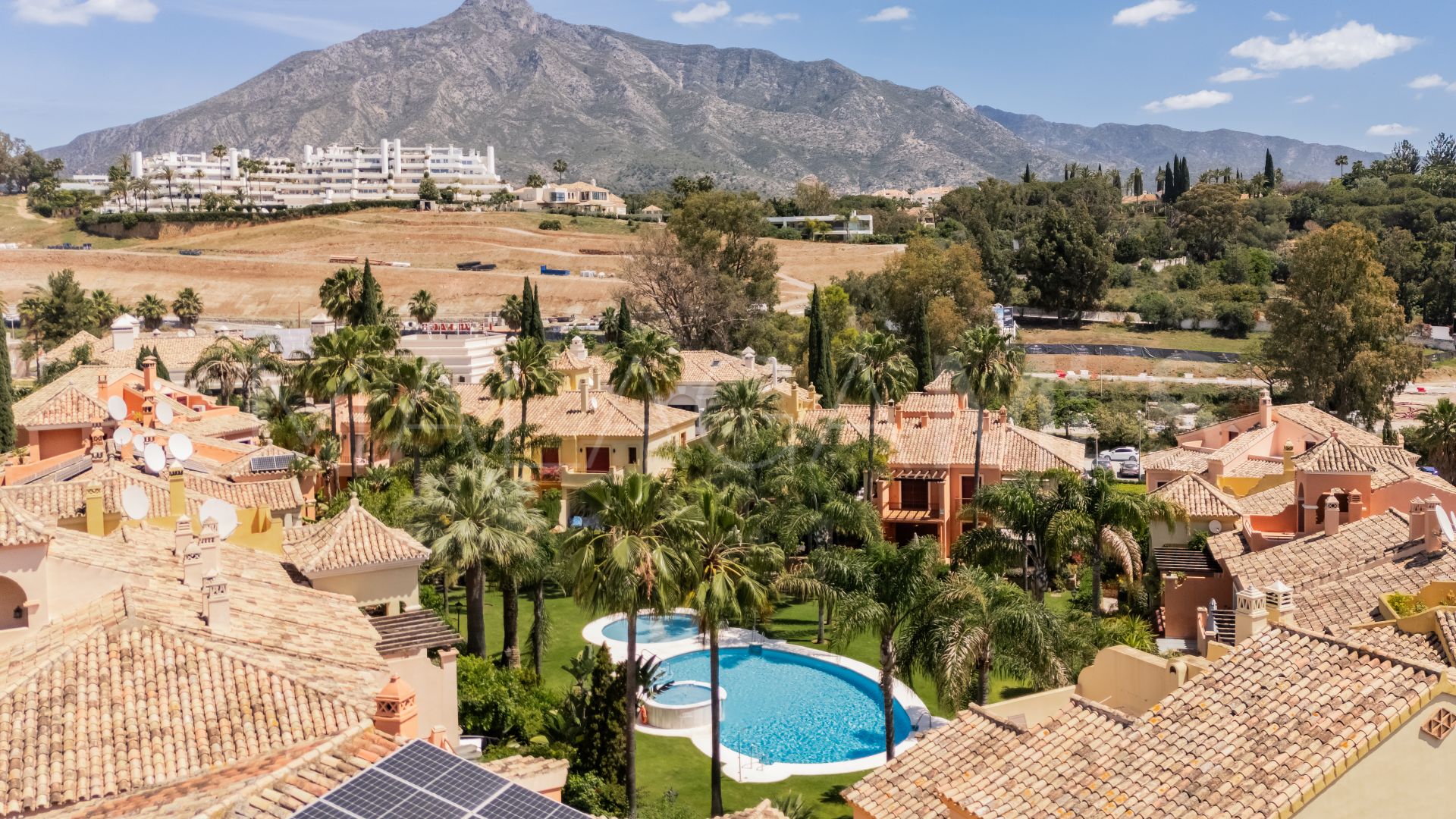 Radhus for sale in Jardines de las Lomas