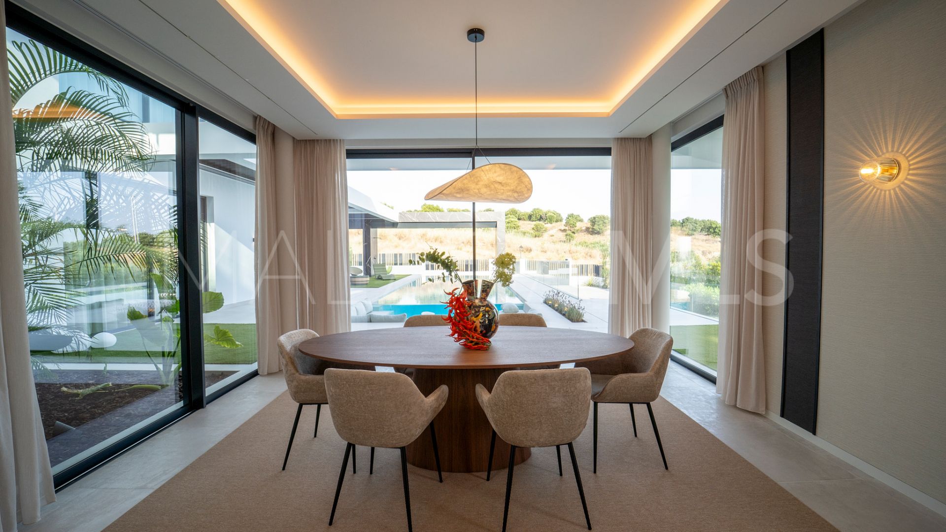Villa for sale in Paraiso Alto