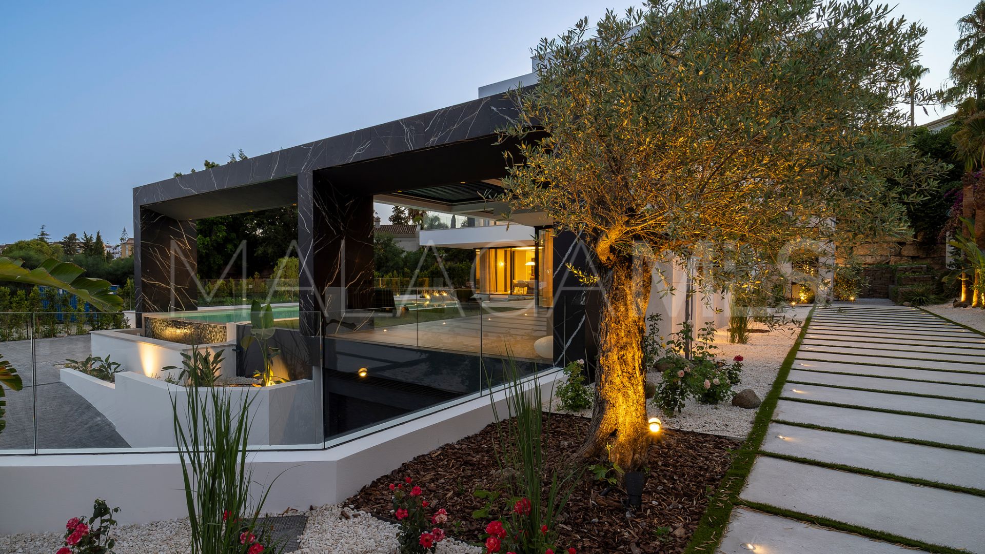 Villa for sale in Paraiso Alto