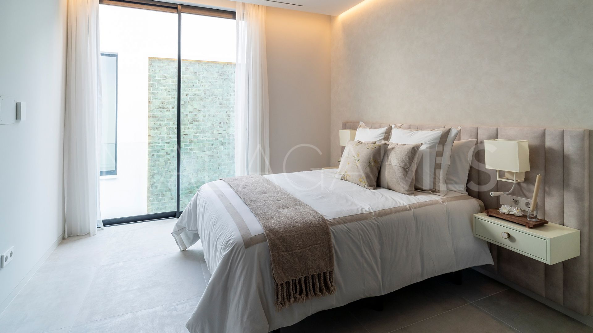 Villa for sale in Paraiso Alto