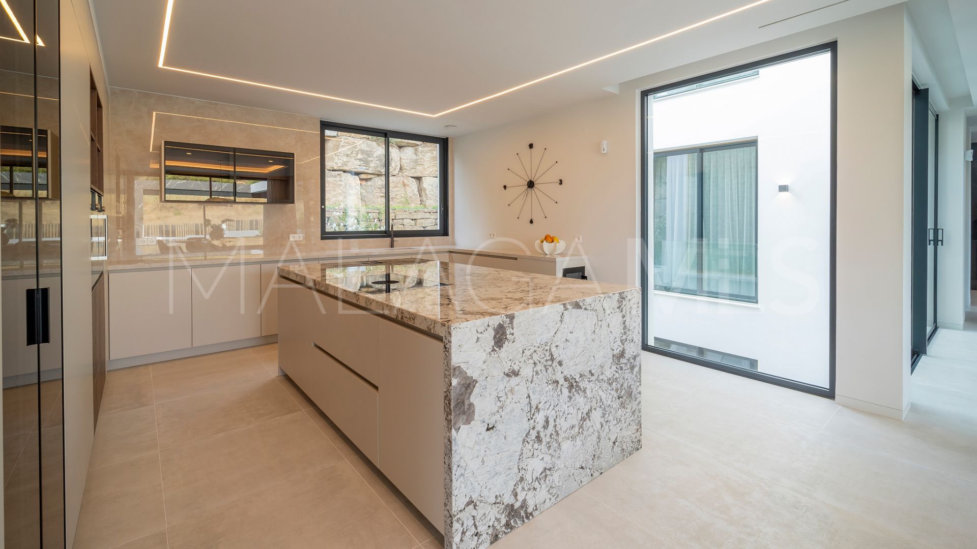 Villa for sale in Paraiso Alto