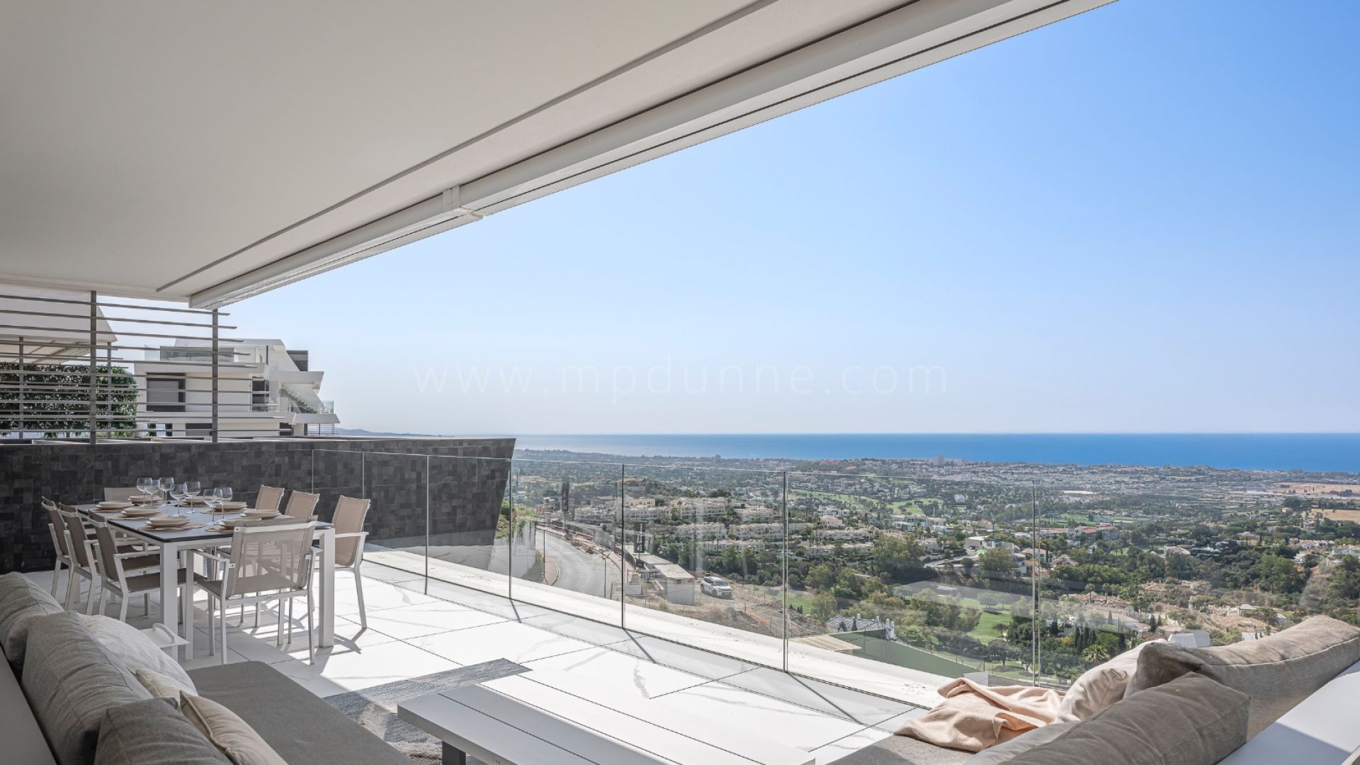 Apartamento Moderno con Vistas Panorámicas cerca de Golf en Marbella