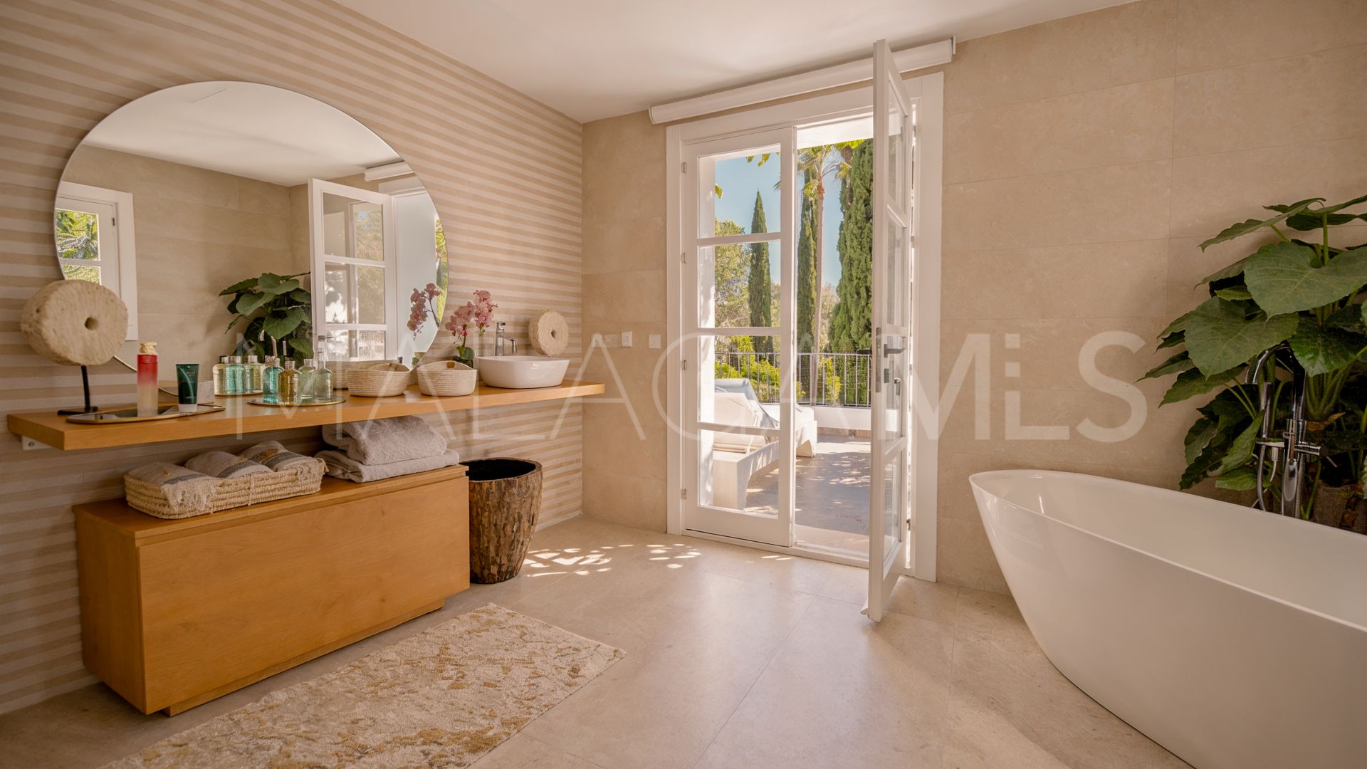 Puerto del Almendro 5 bedrooms villa for sale