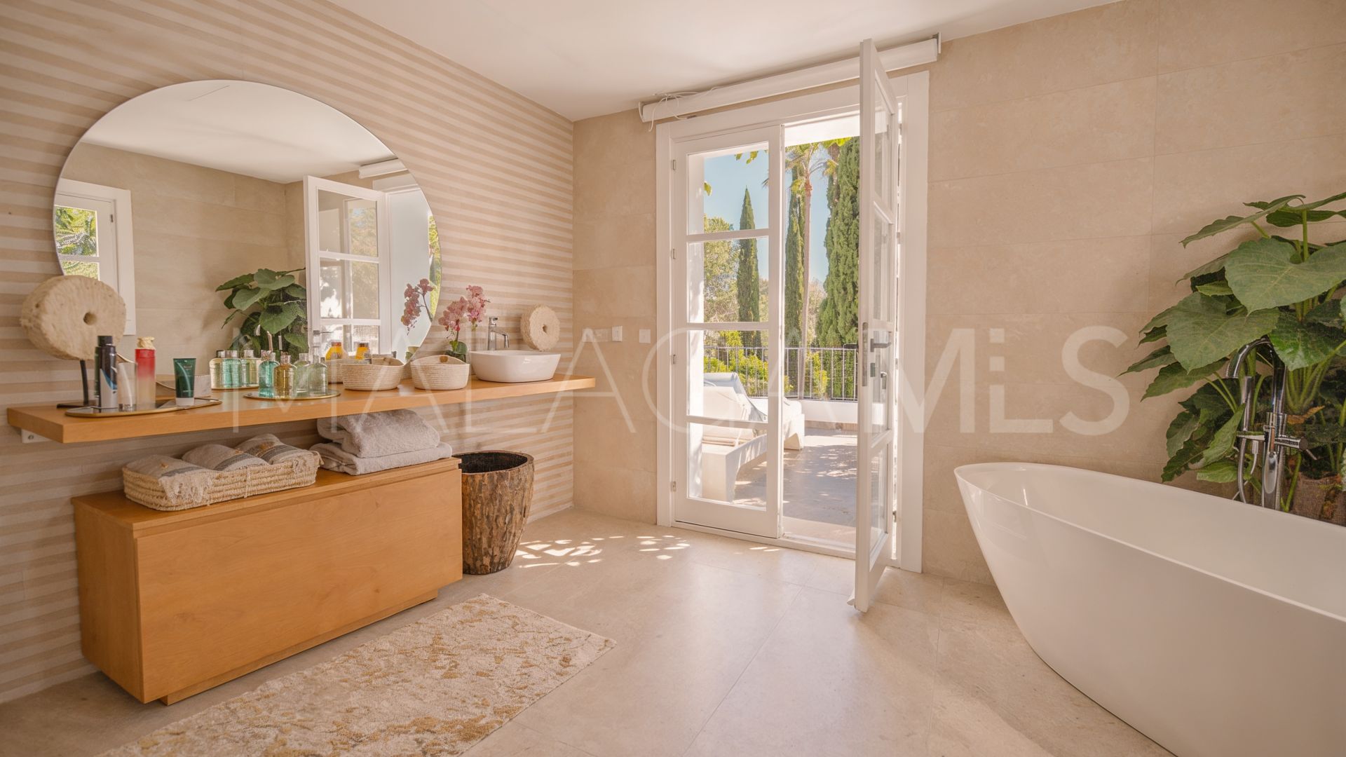 Villa a la venta in Puerto del Almendro de 5 bedrooms