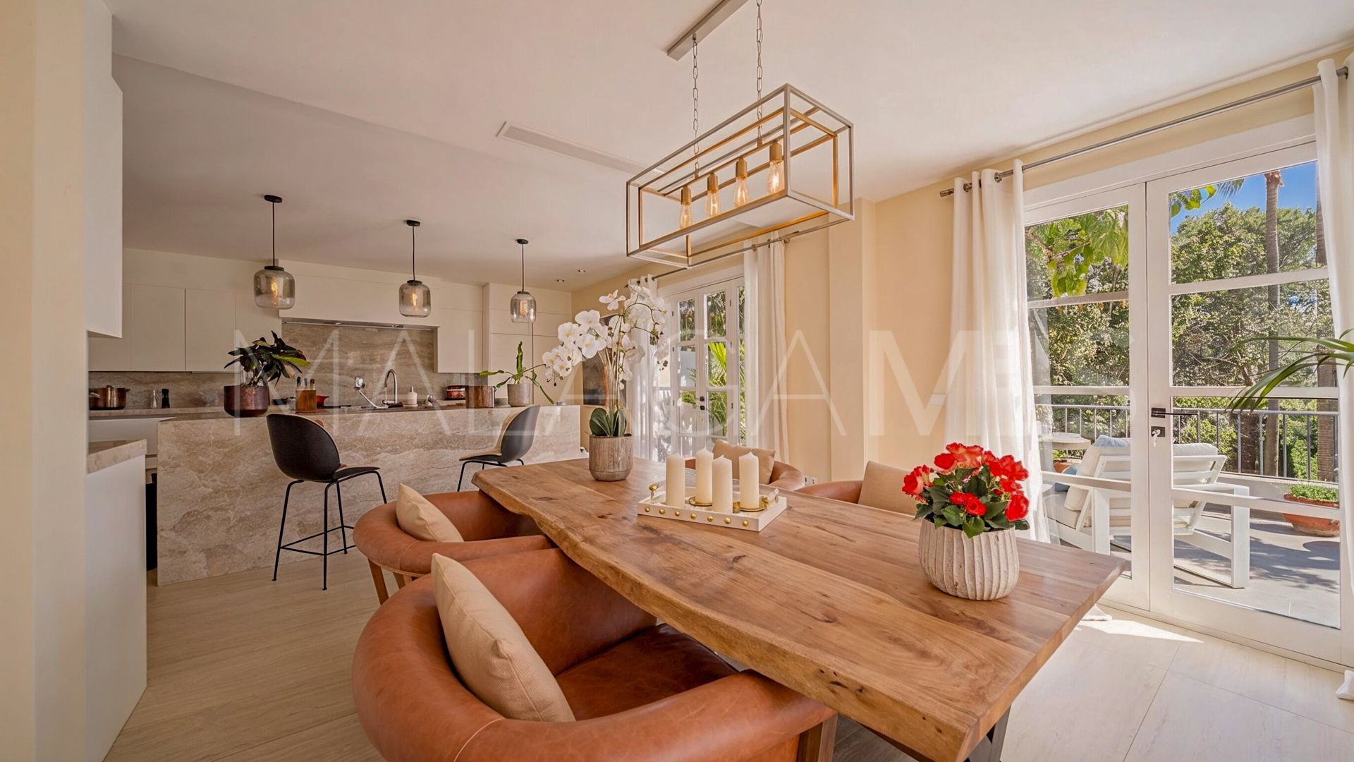 Puerto del Almendro 5 bedrooms villa for sale