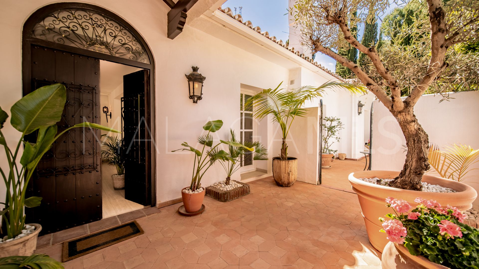 Puerto del Almendro 5 bedrooms villa for sale