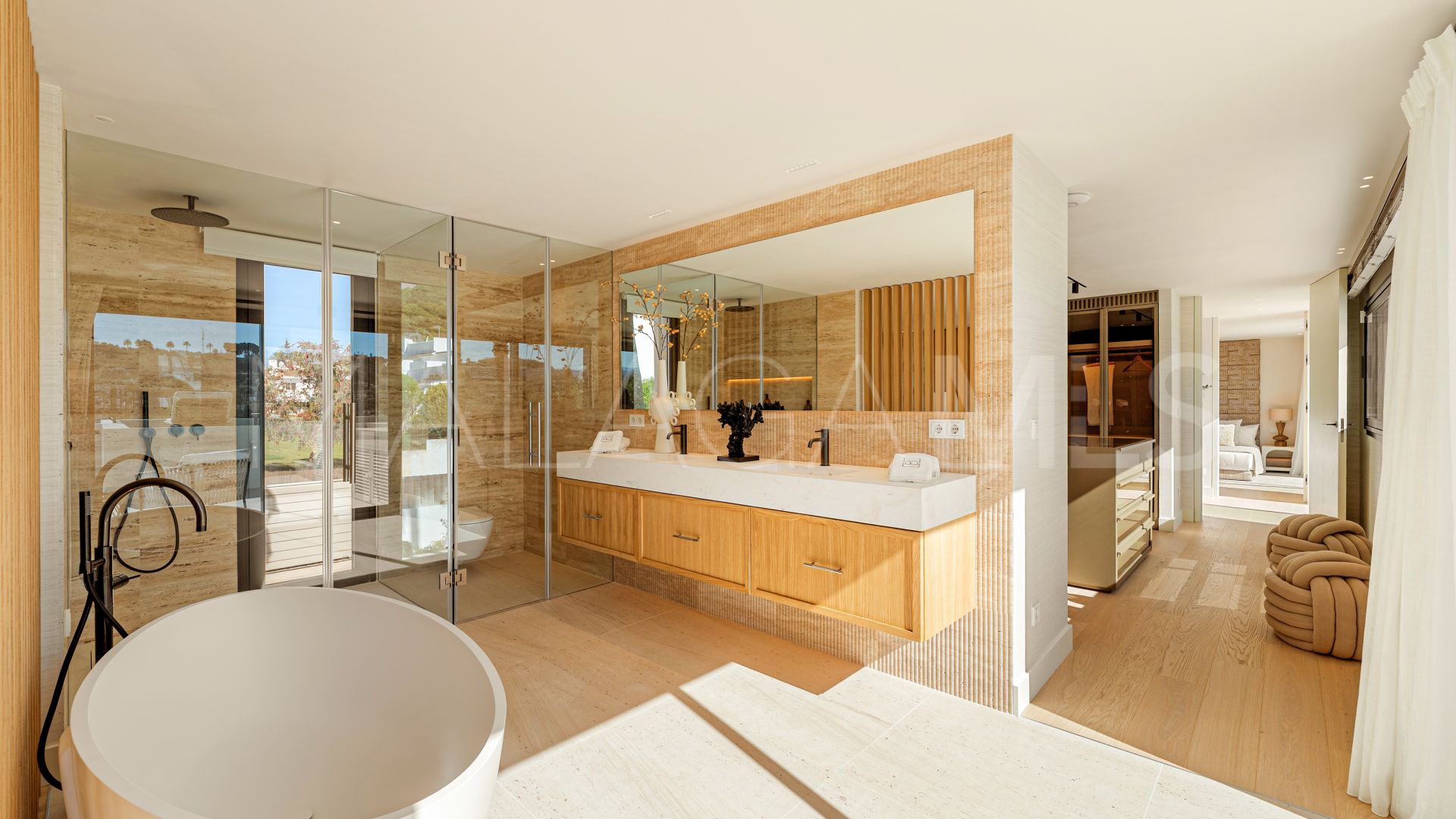 Villa for sale in Nueva Andalucia