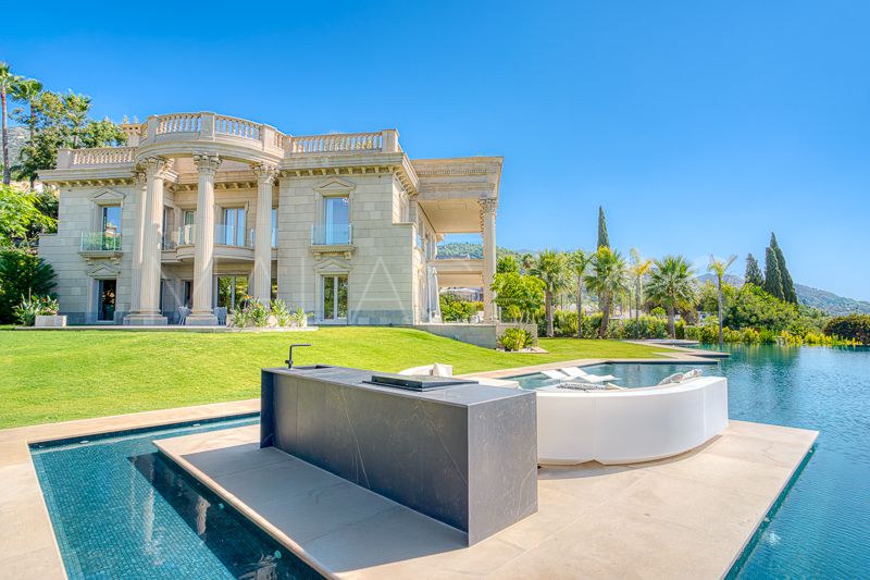 Villa for sale in Sierra Blanca