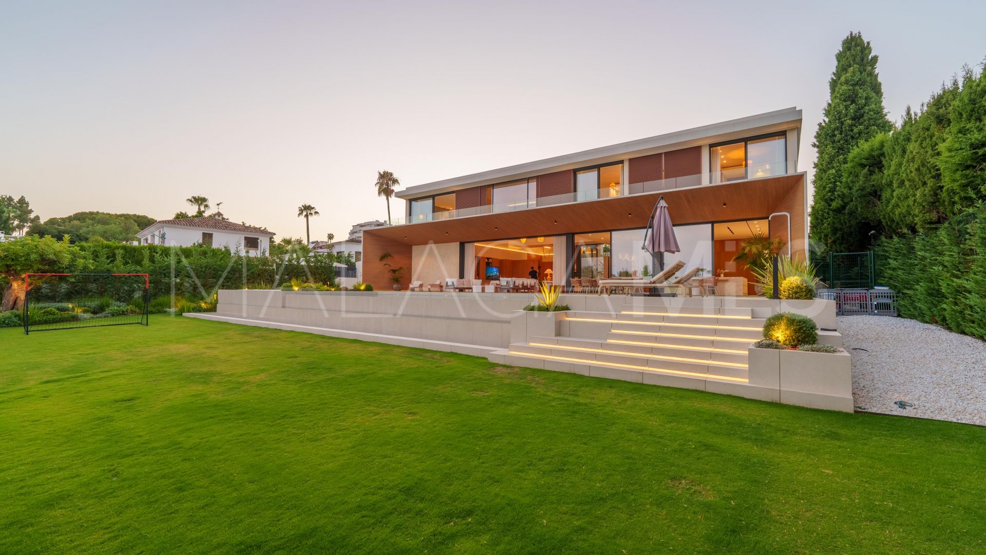 Villa for sale in Guadalmina Alta