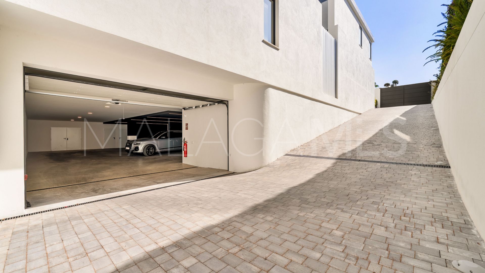 Villa for sale in Guadalmina Alta