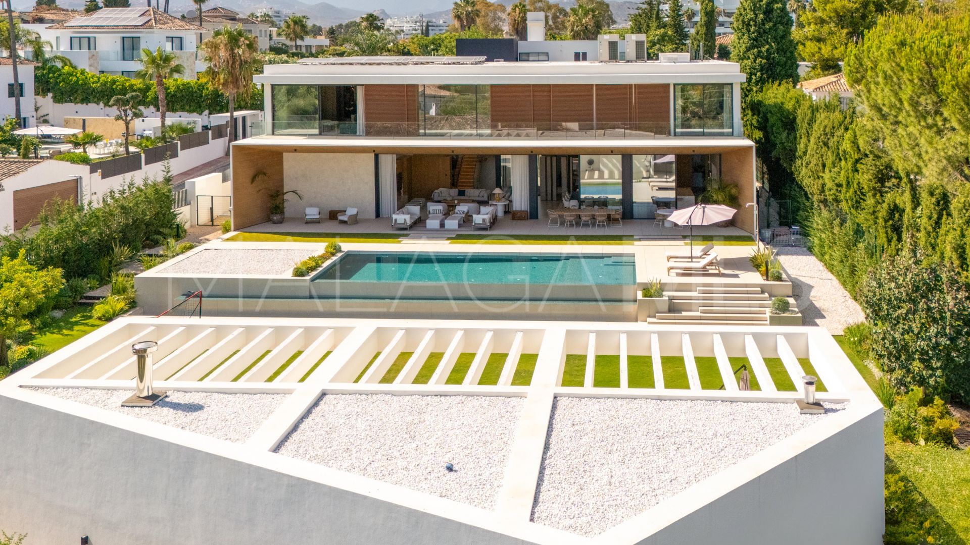 Villa for sale in Guadalmina Alta