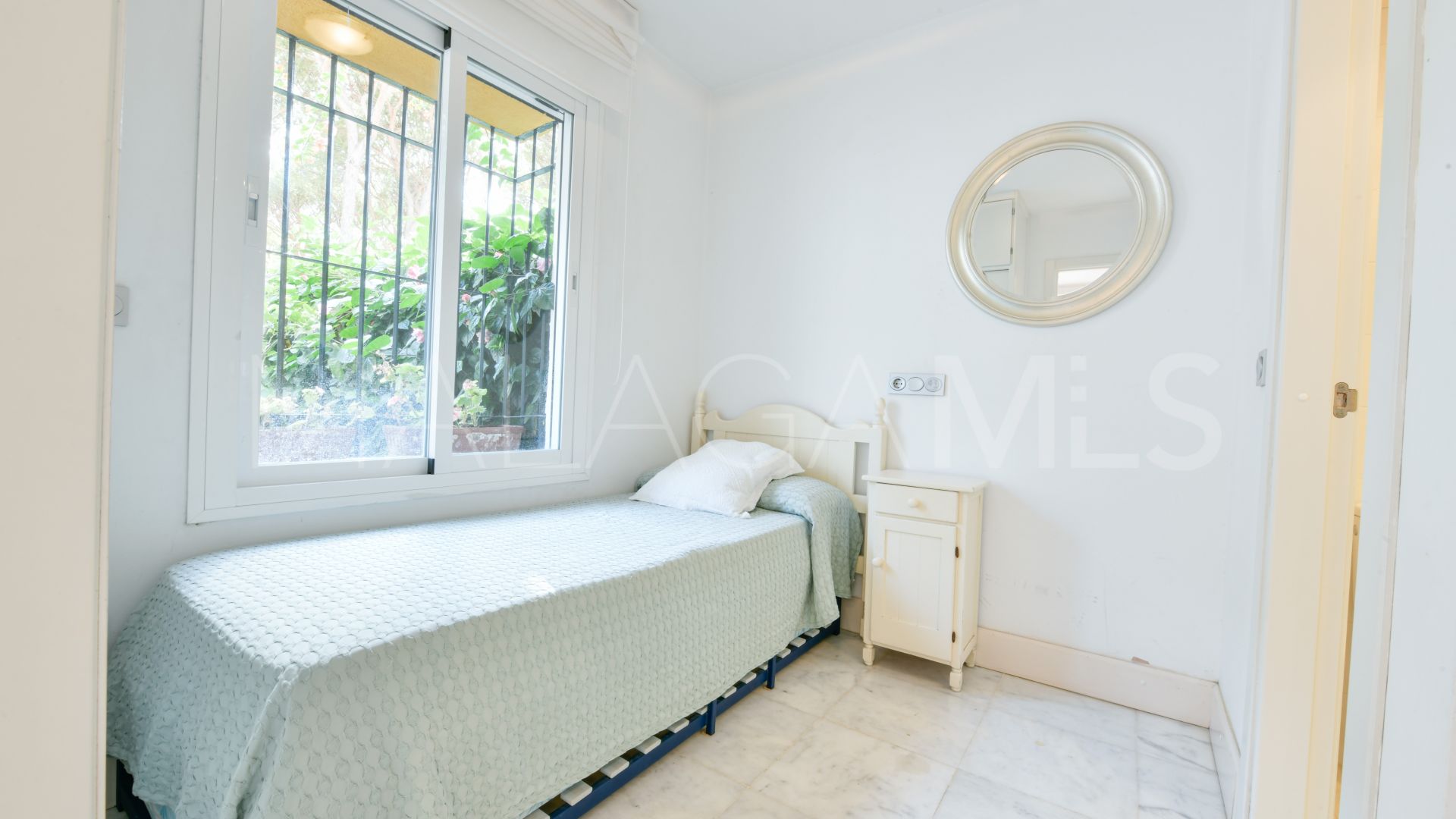 House for sale in Marbellamar