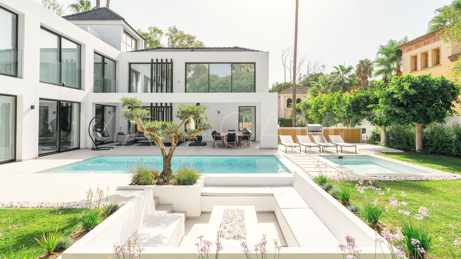 4 bedrooms Nueva Andalucia villa for sale