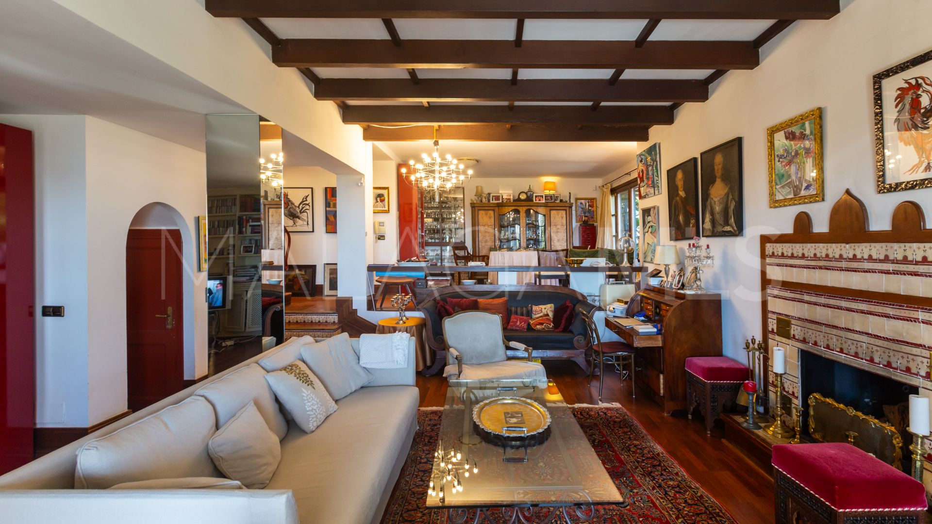 Villa for sale in Elviria