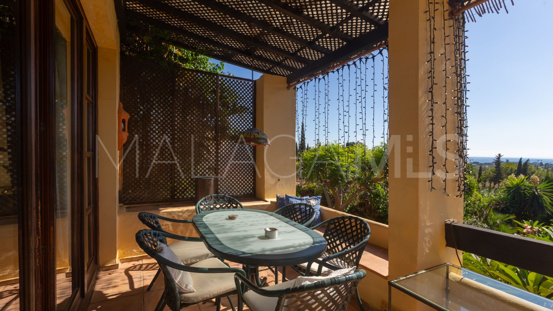 Villa for sale in Elviria