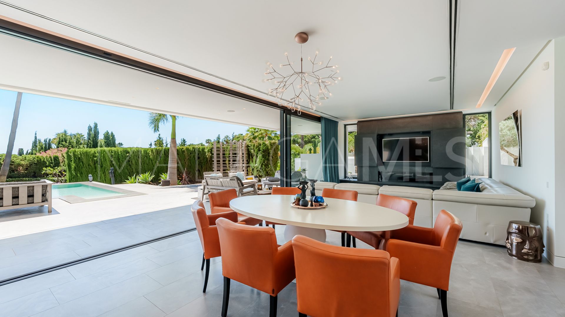 Villa for sale in Las Brisas