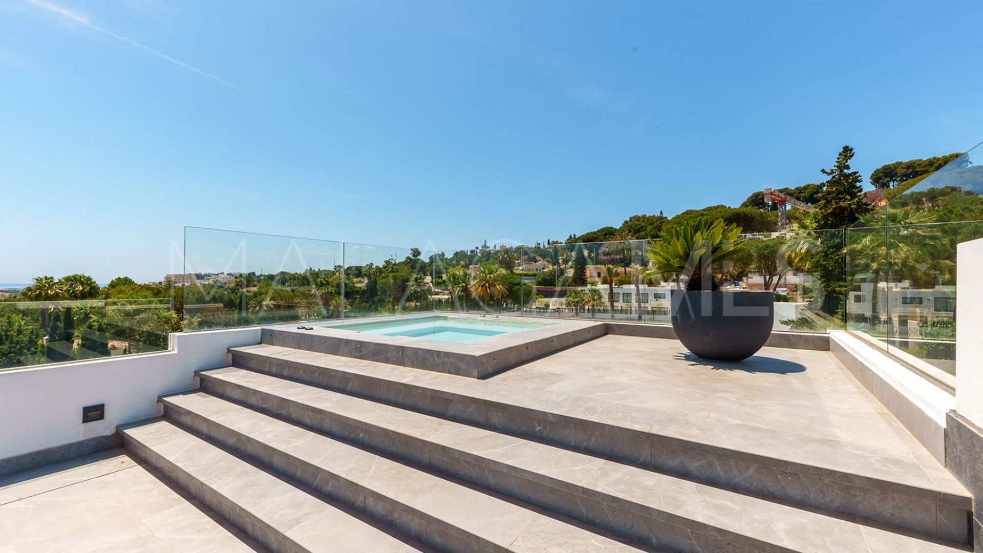 Villa for sale in Las Brisas