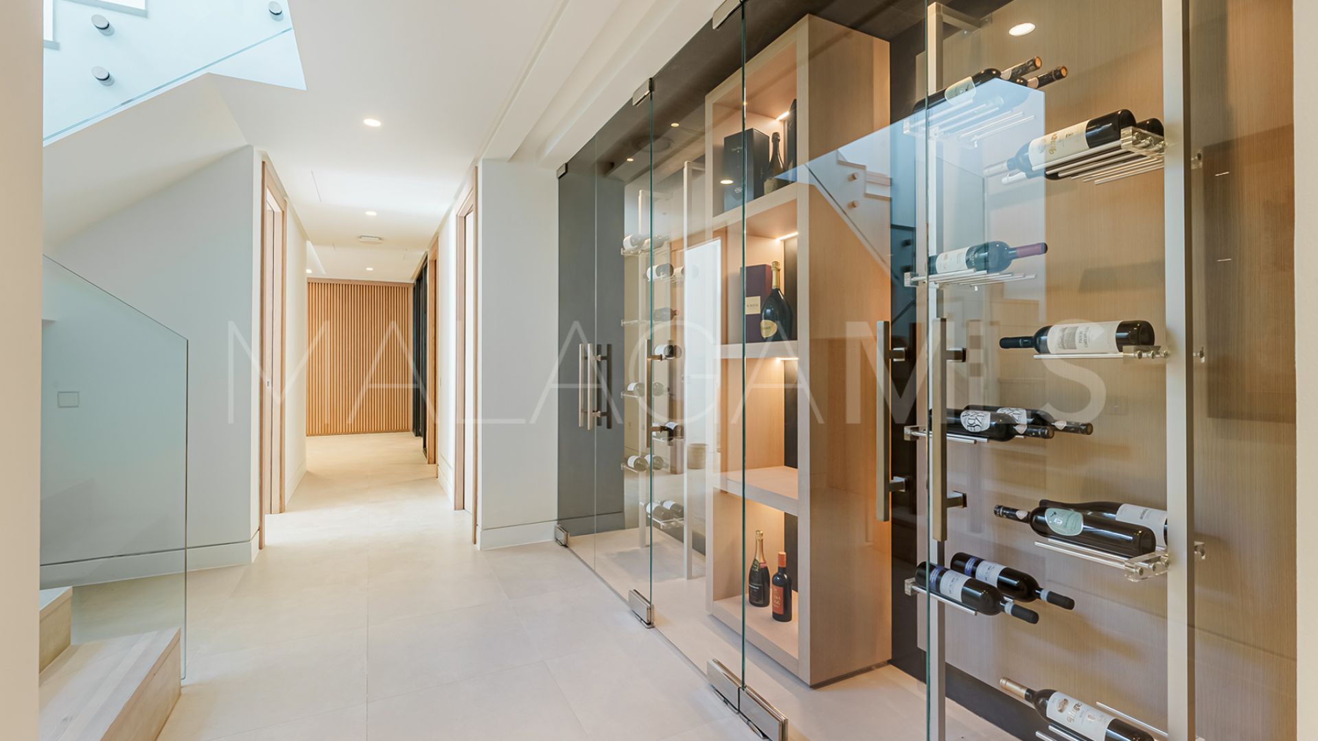 Villa for sale in Las Brisas