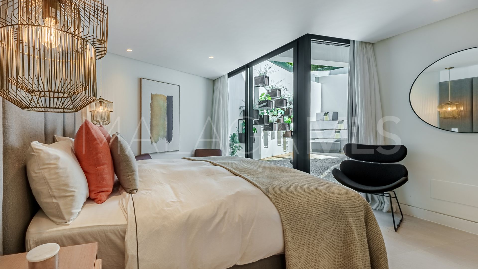 Villa for sale in Las Brisas