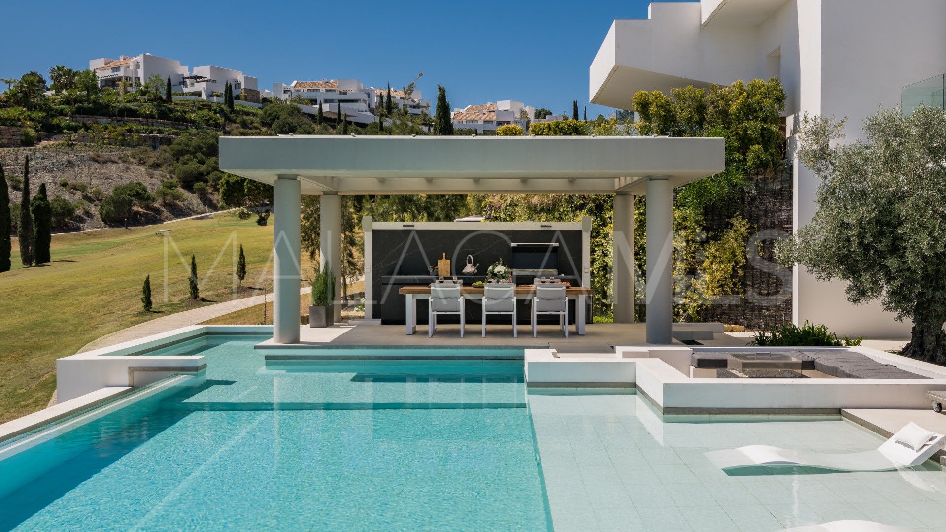 Villa for sale in Los Flamingos with 5 bedrooms