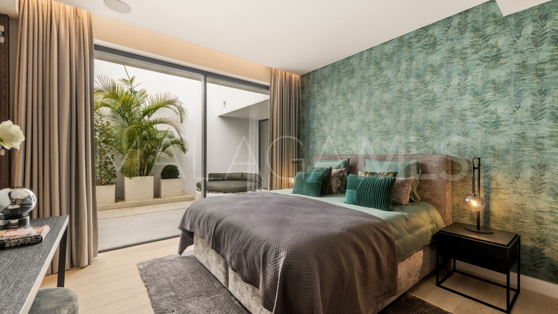 Villa for sale in Los Flamingos with 5 bedrooms