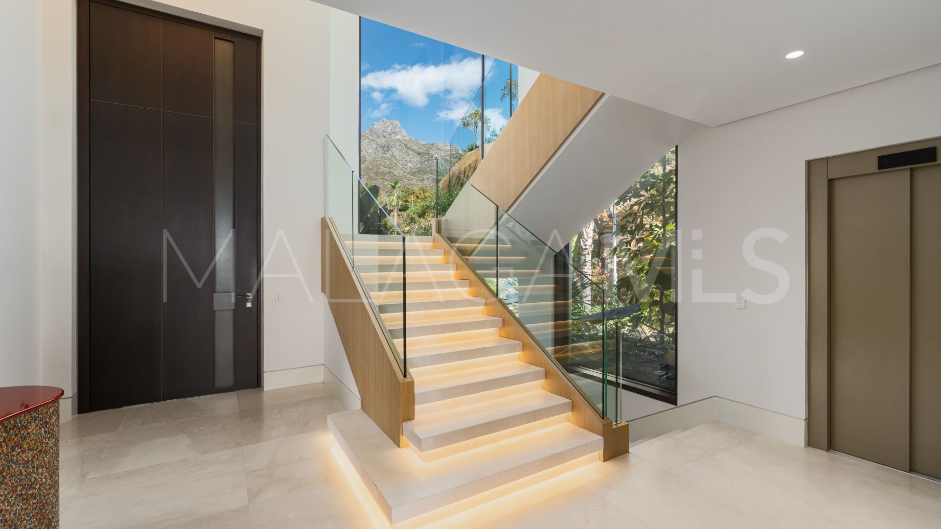 Villa for sale in Marbella Hill Club