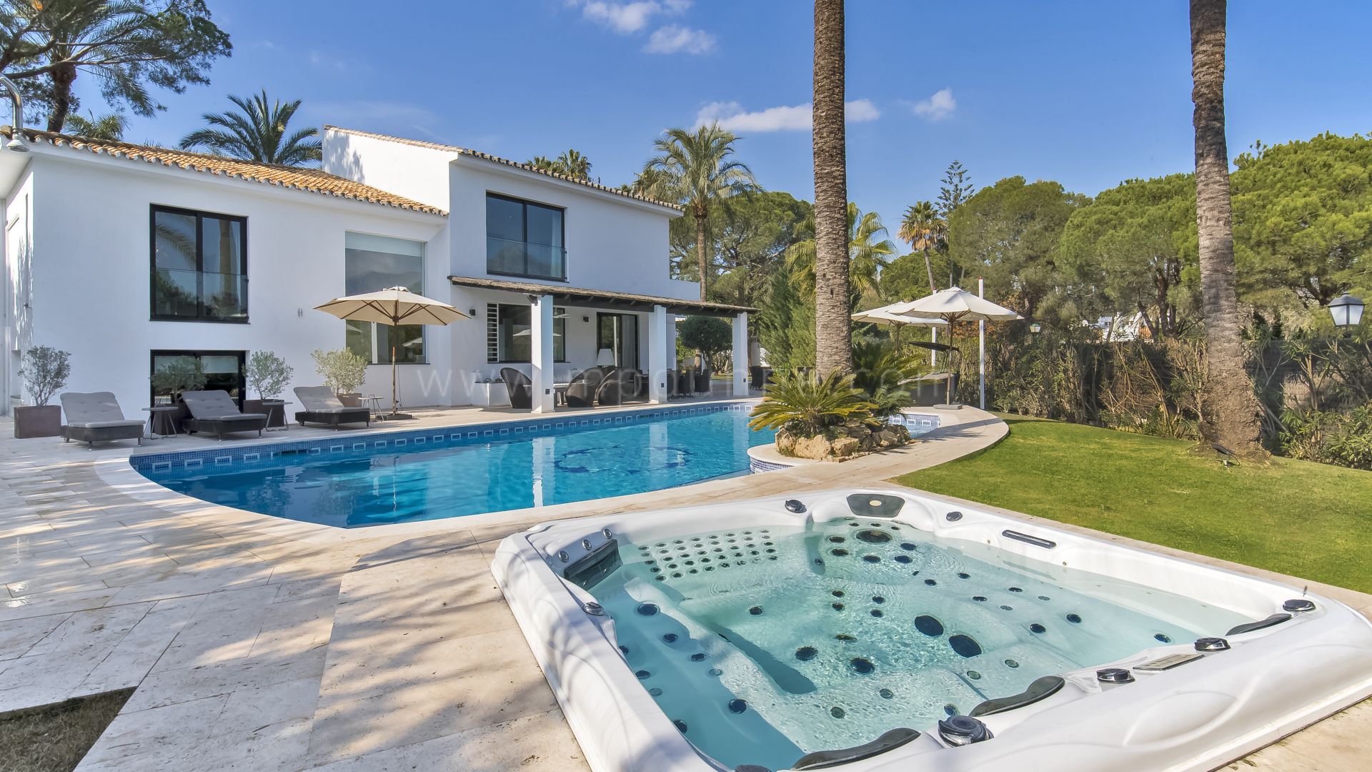 Nueva Andalucía, Villa de quatre chambres à louer pour les vacances