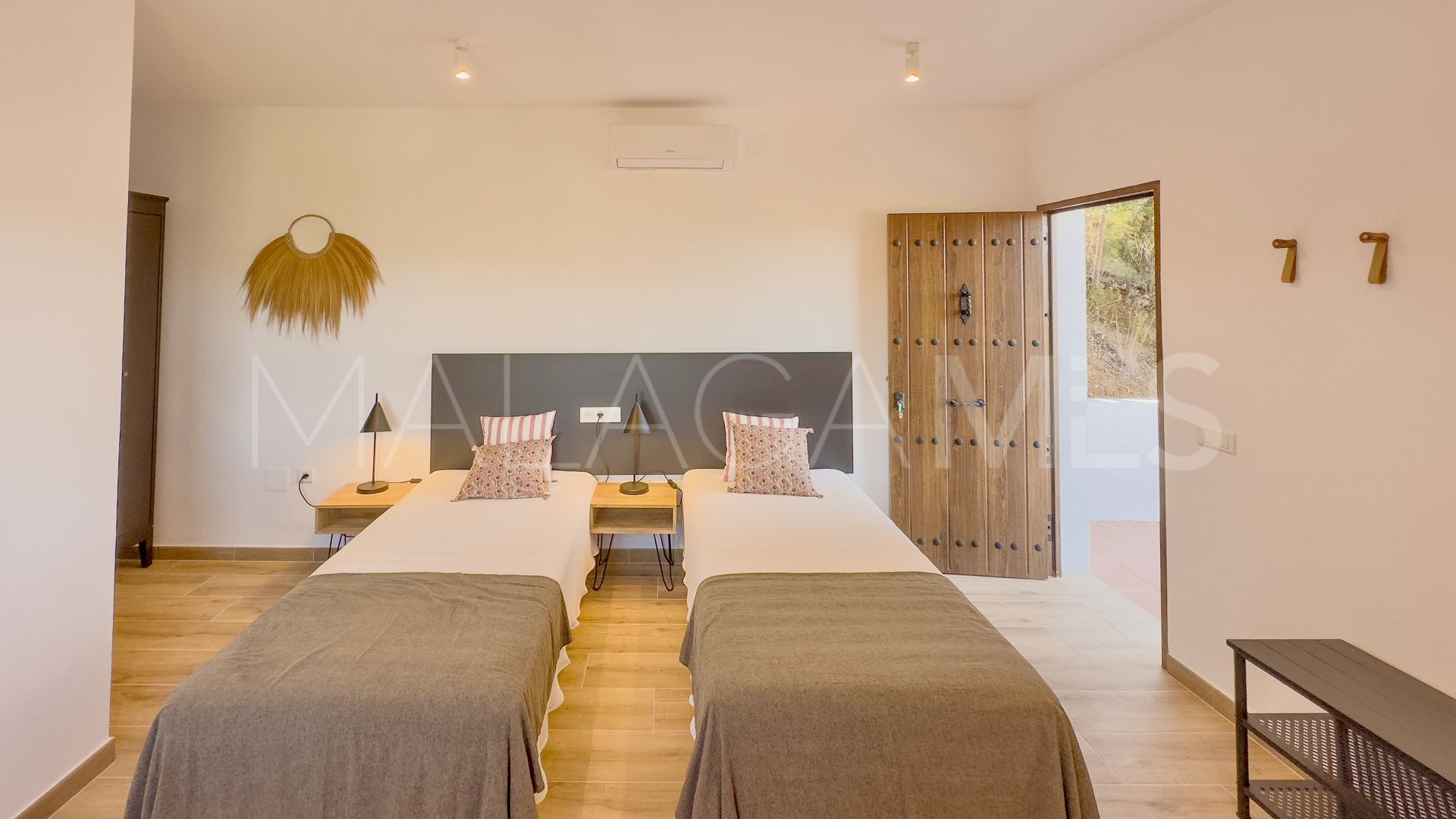 6 bedrooms finca in Malaga for sale