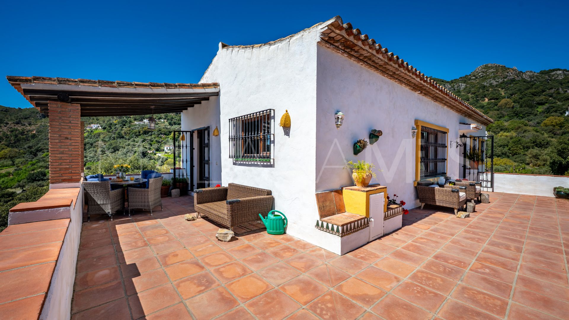 Landhaus for sale in Casares