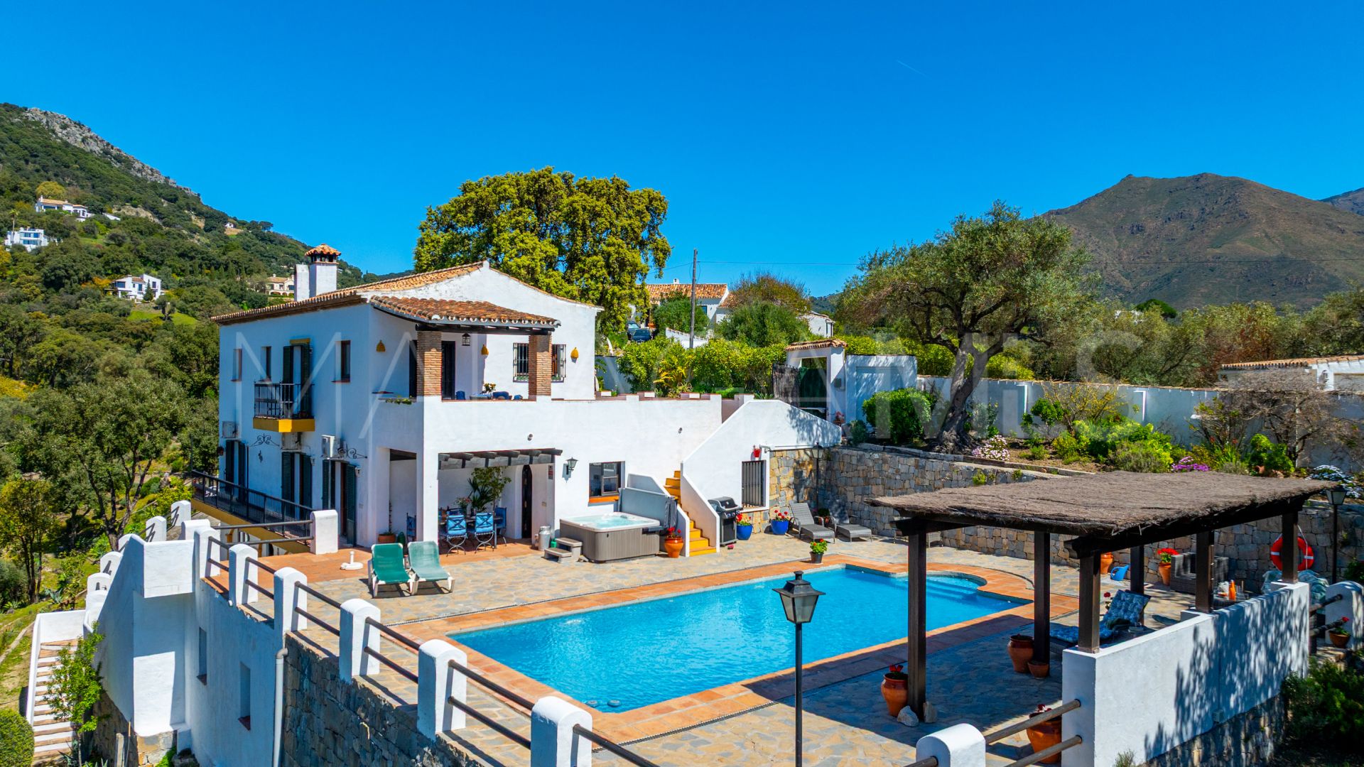 Landhaus for sale in Casares