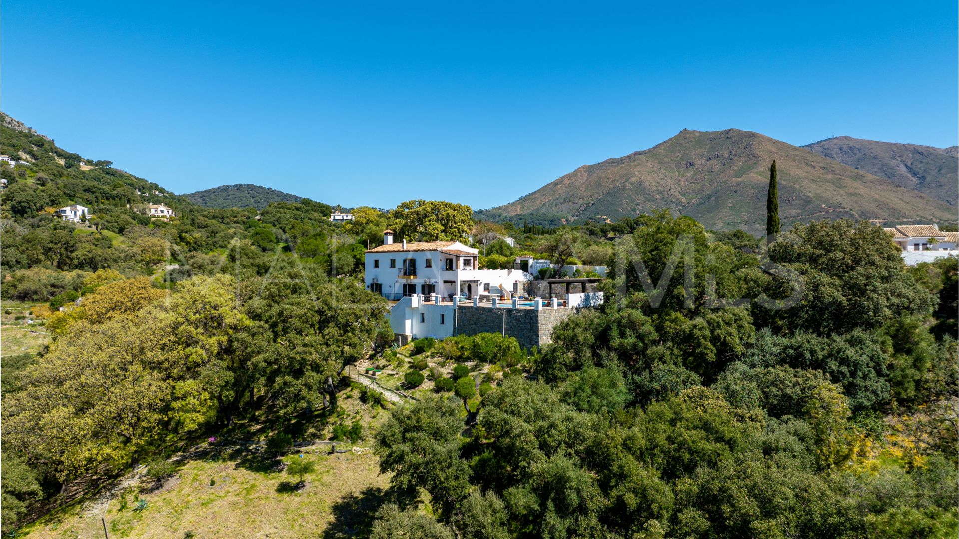 Landhaus for sale in Casares