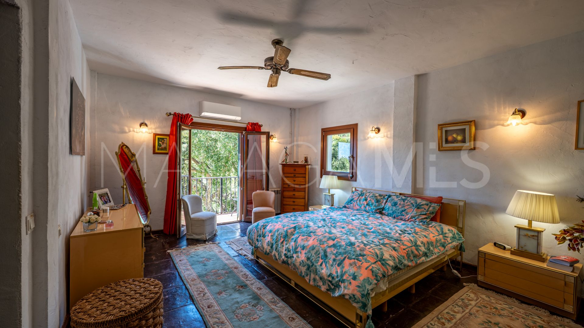 Landhaus for sale in Casares