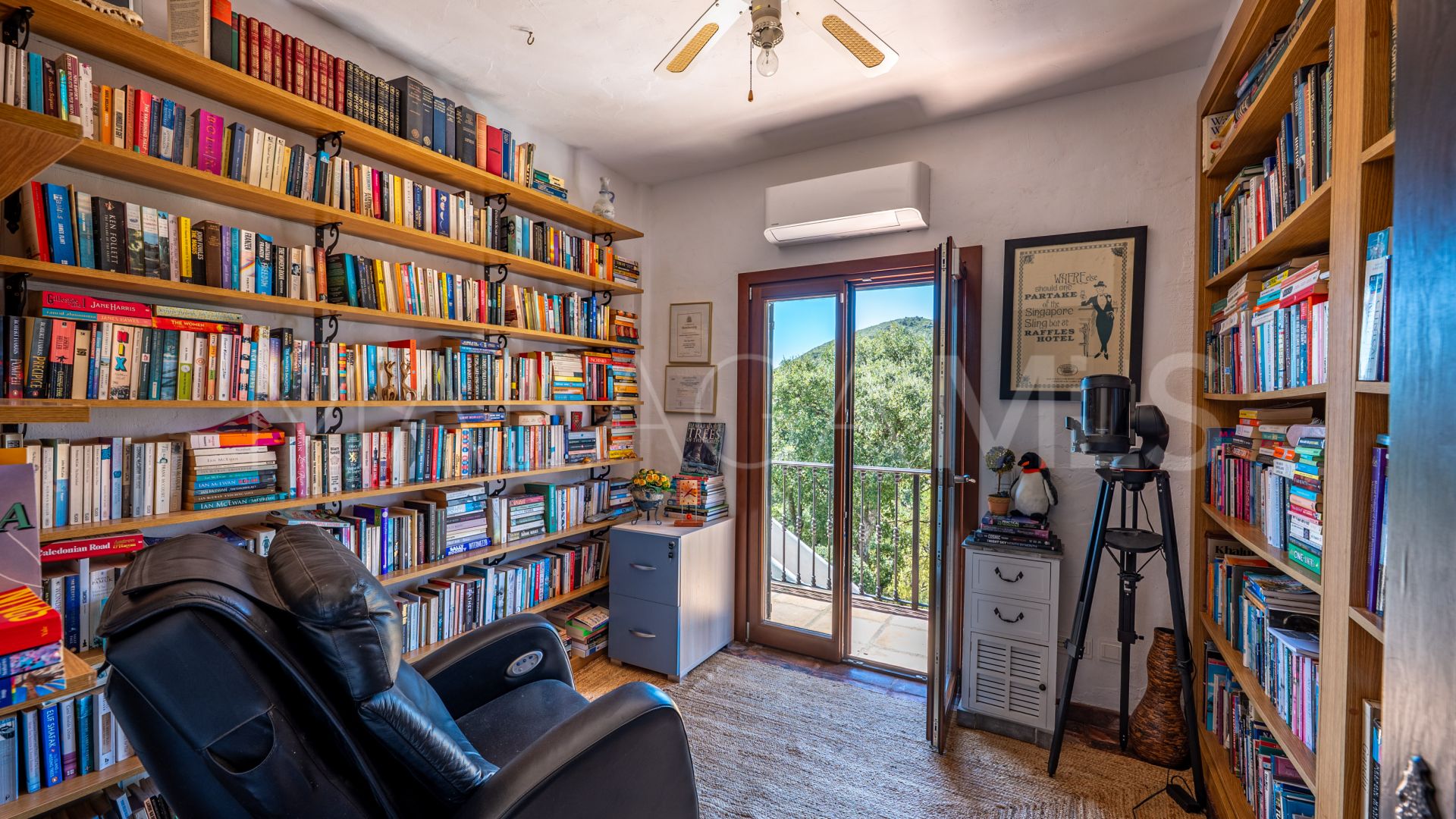 Landhaus for sale in Casares