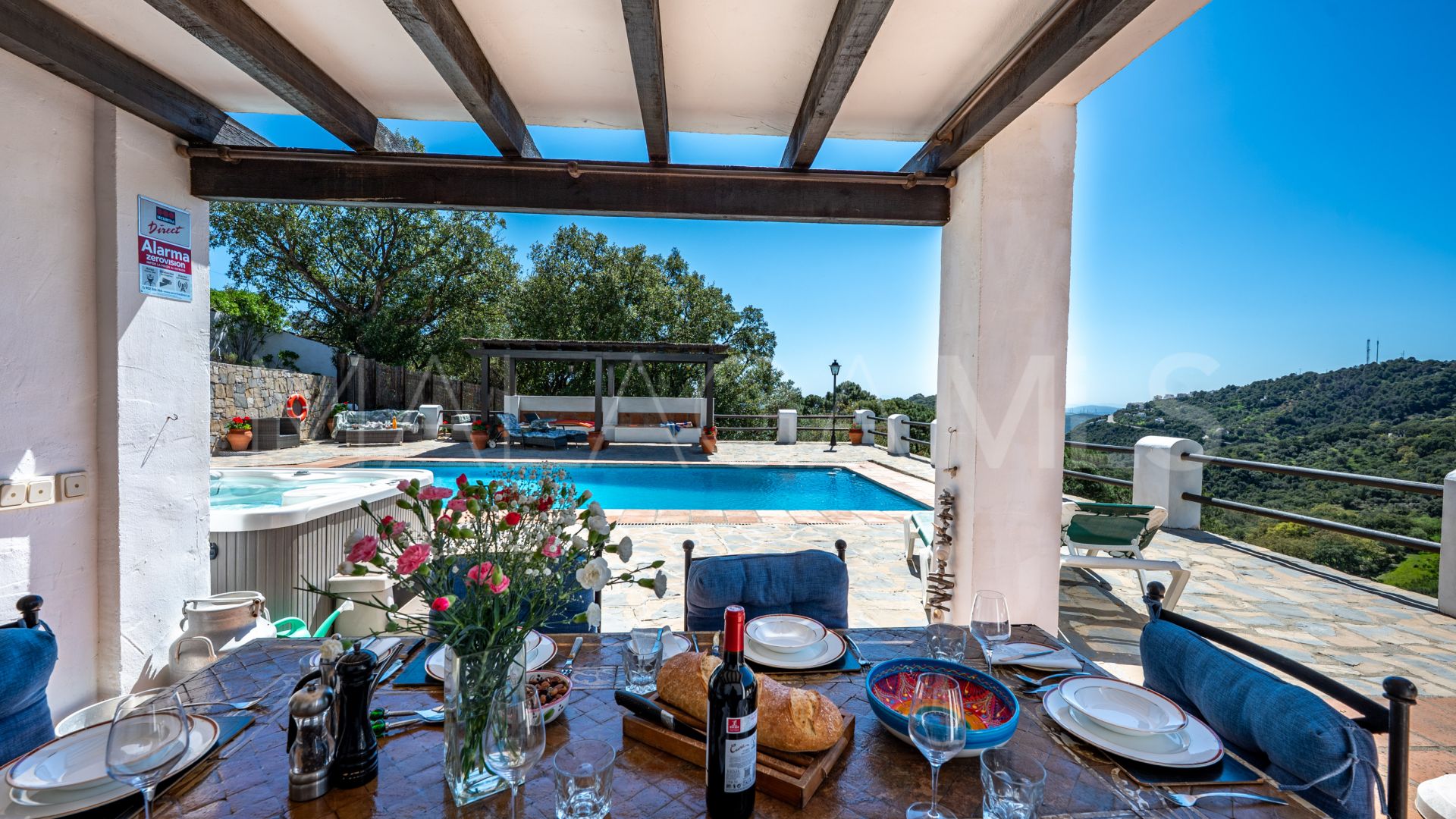 Landhaus for sale in Casares