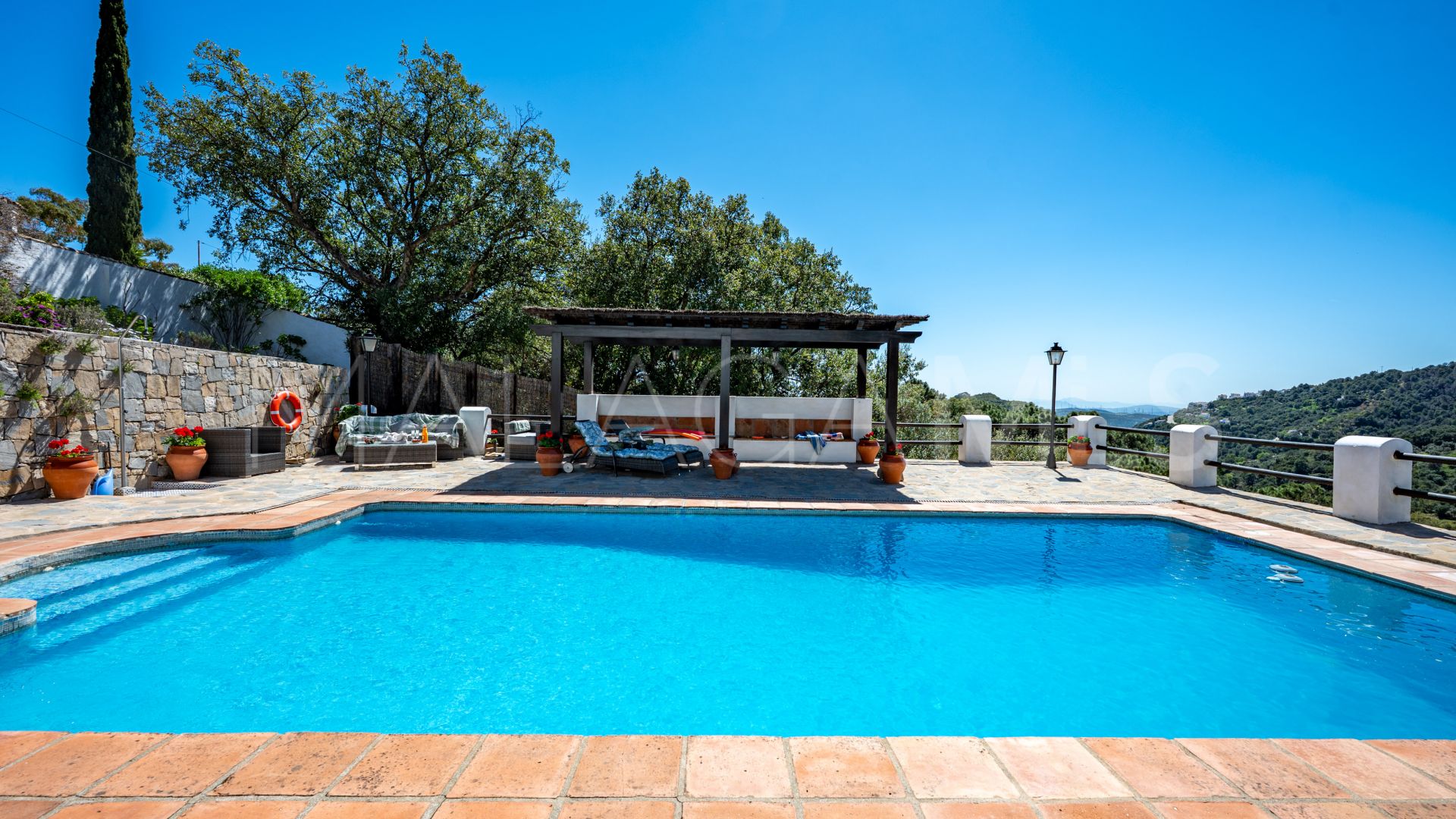 Landhaus for sale in Casares