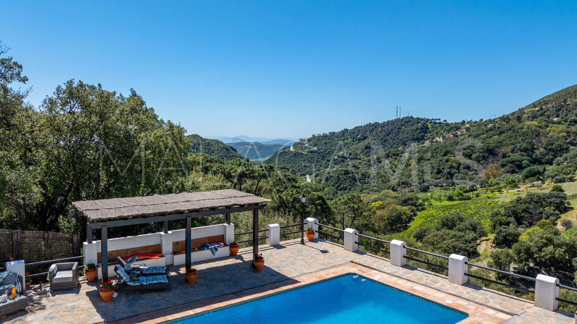 Landhaus for sale in Casares