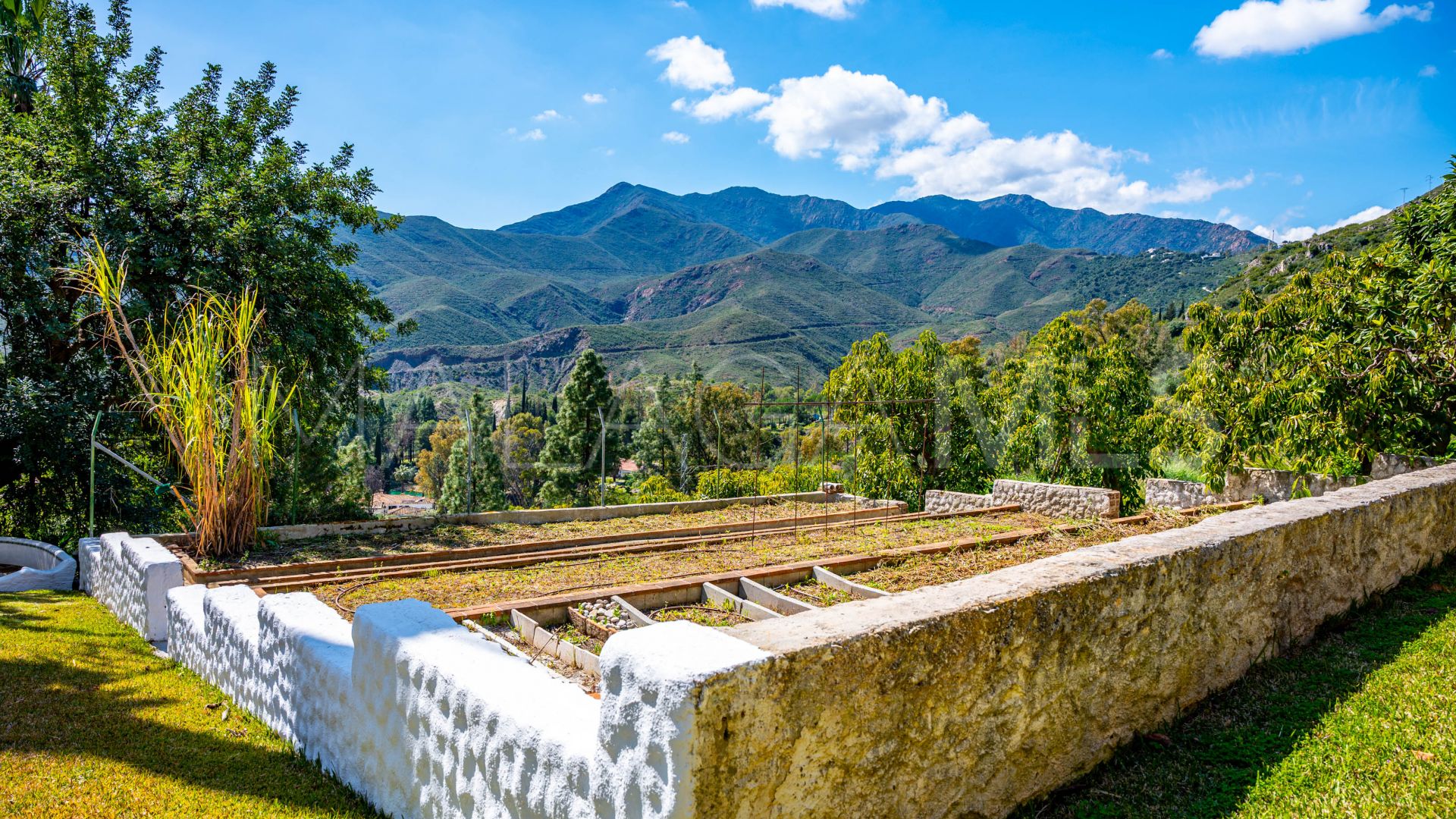 Casa de campo for sale in Alhaurin el Grande