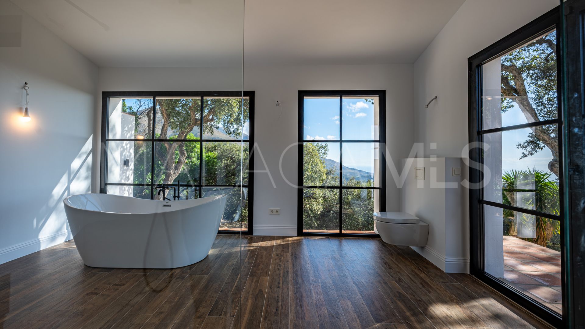 Casa de campo for sale in Casares