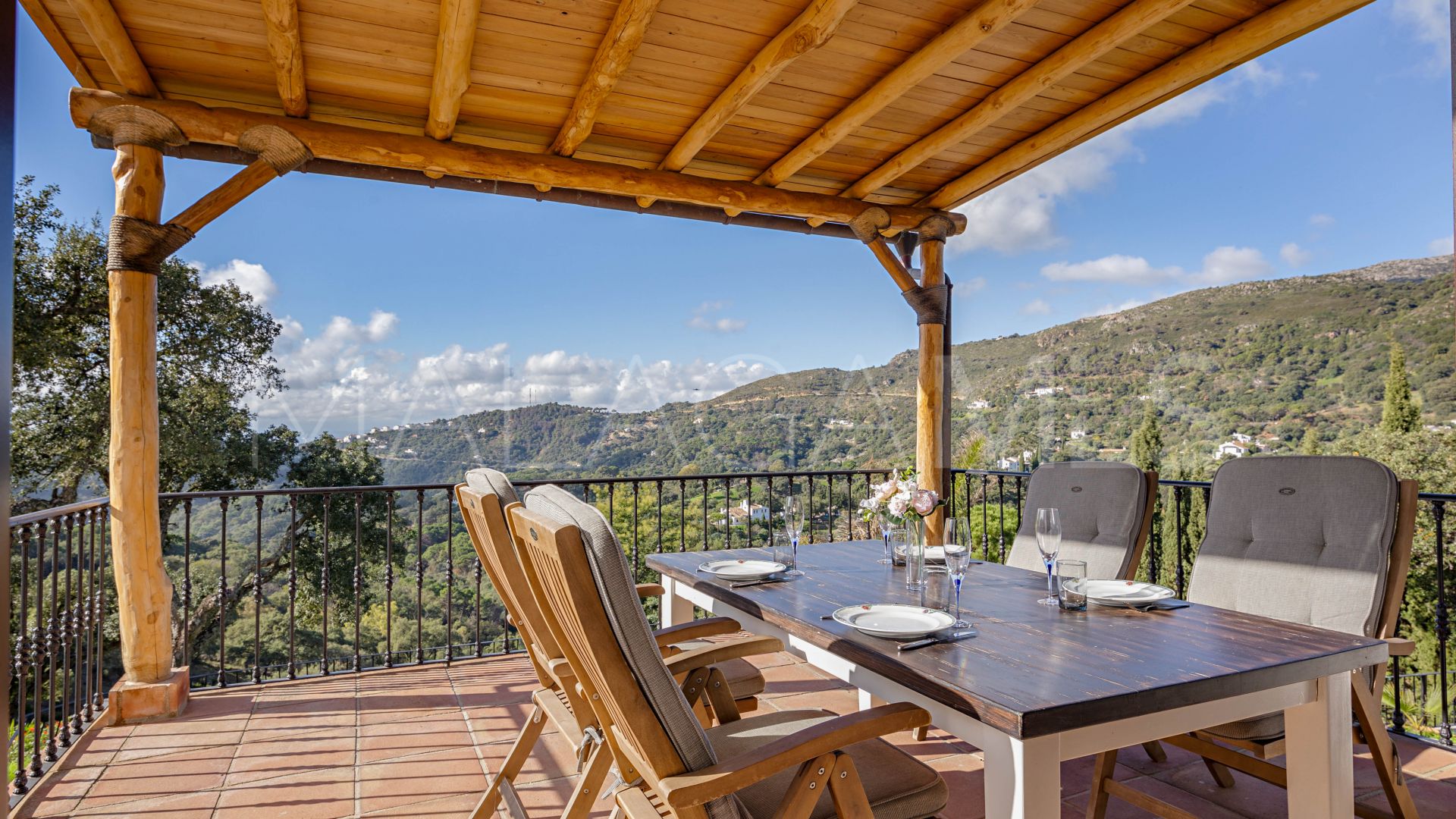 Maison de campagne for sale in Casares Montaña