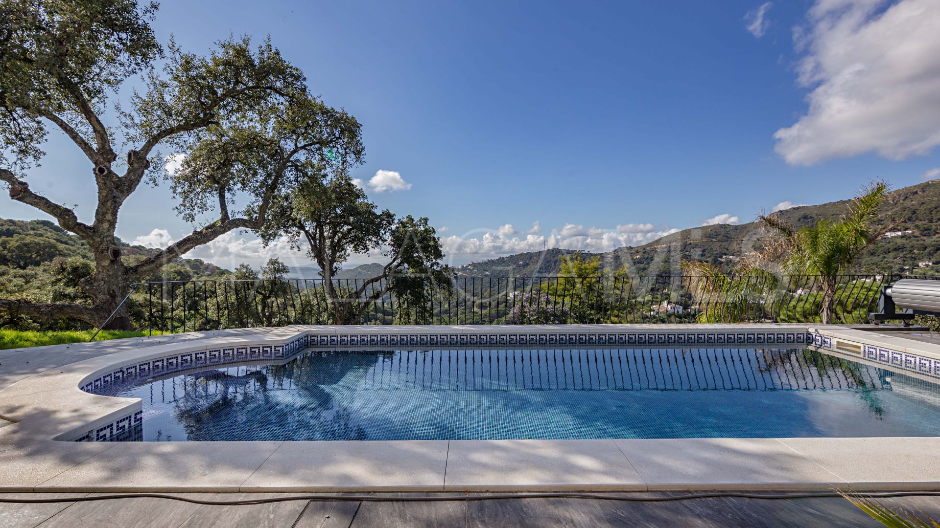 Maison de campagne for sale in Casares Montaña